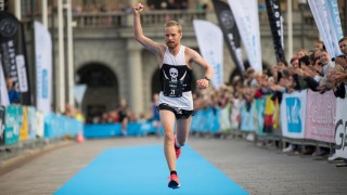 Niklas Henningsson går i mål på Ramboll Stockholm Halvmarathon, 2019 Niklas Henningsson, Ramboll Stockholm Halvmarathon 2019